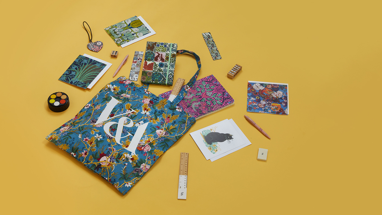 Gifts Museum Shop V&A Shop